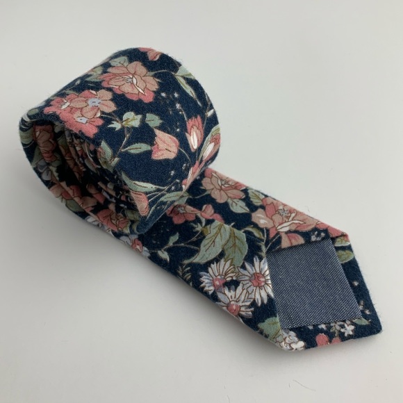 Men’s Slim Navy Blue Vintage Style Floral Necktie - Picture 7 of 7
